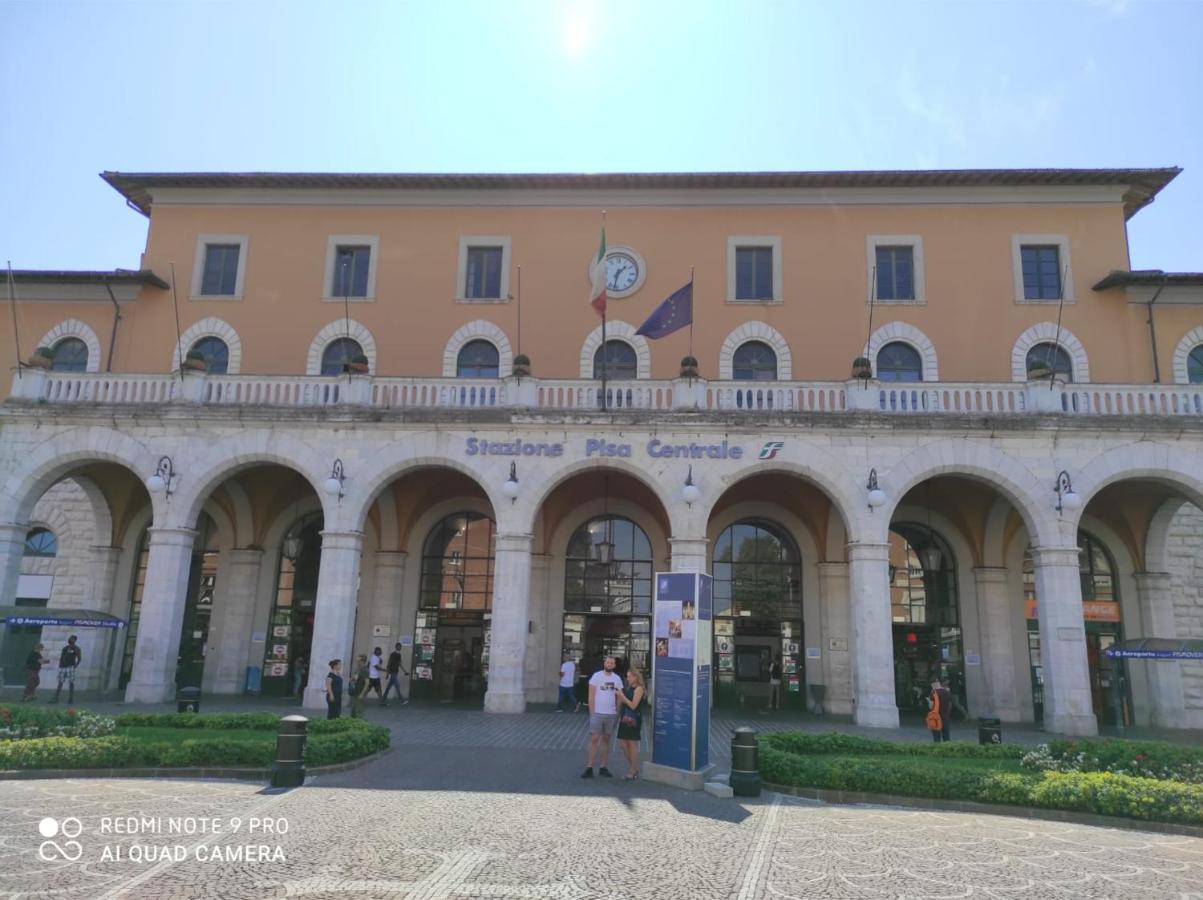 Guest House Web Room Pisa Bagian luar foto