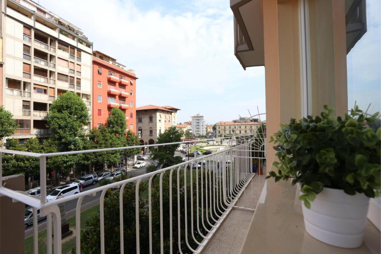 Guest House Web Room Pisa Bagian luar foto