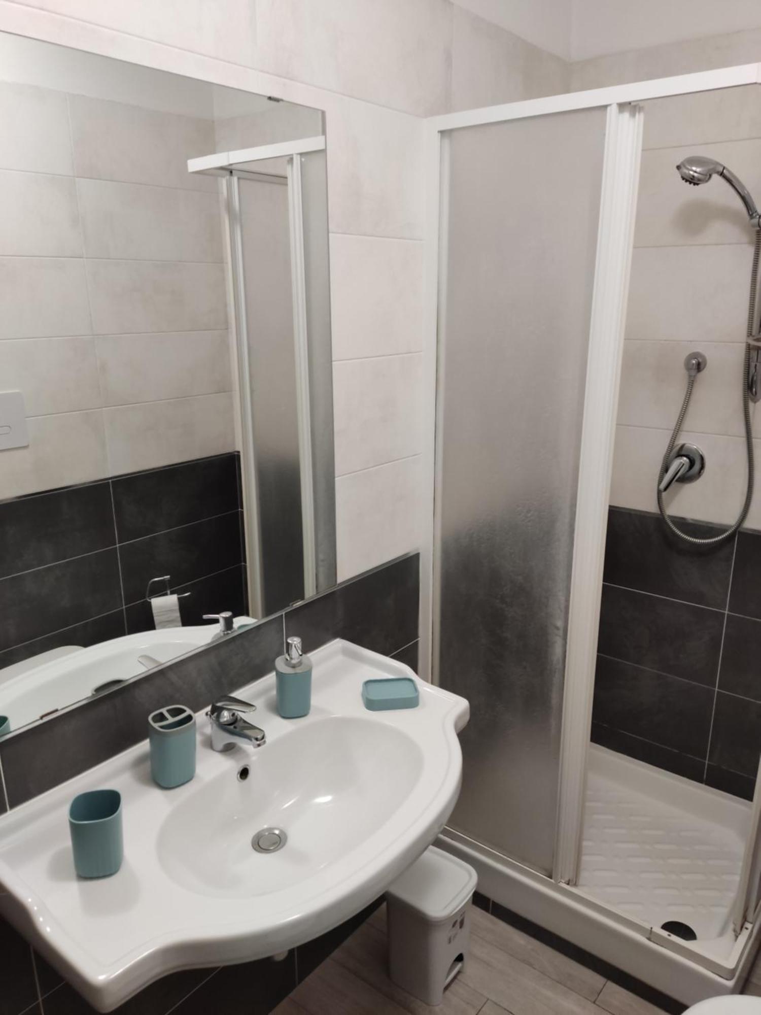 Guest House Web Room Pisa Bagian luar foto