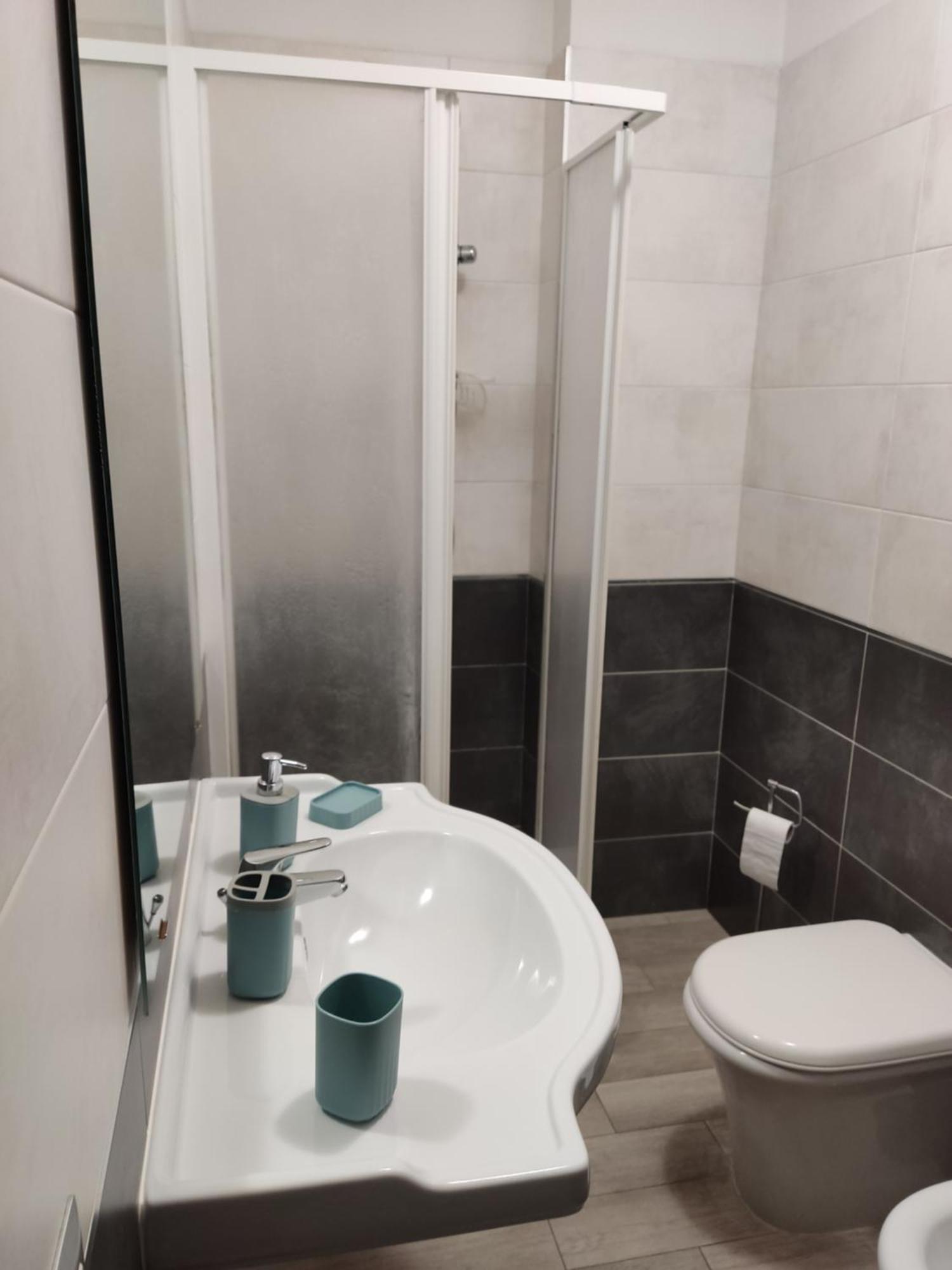 Guest House Web Room Pisa Bagian luar foto