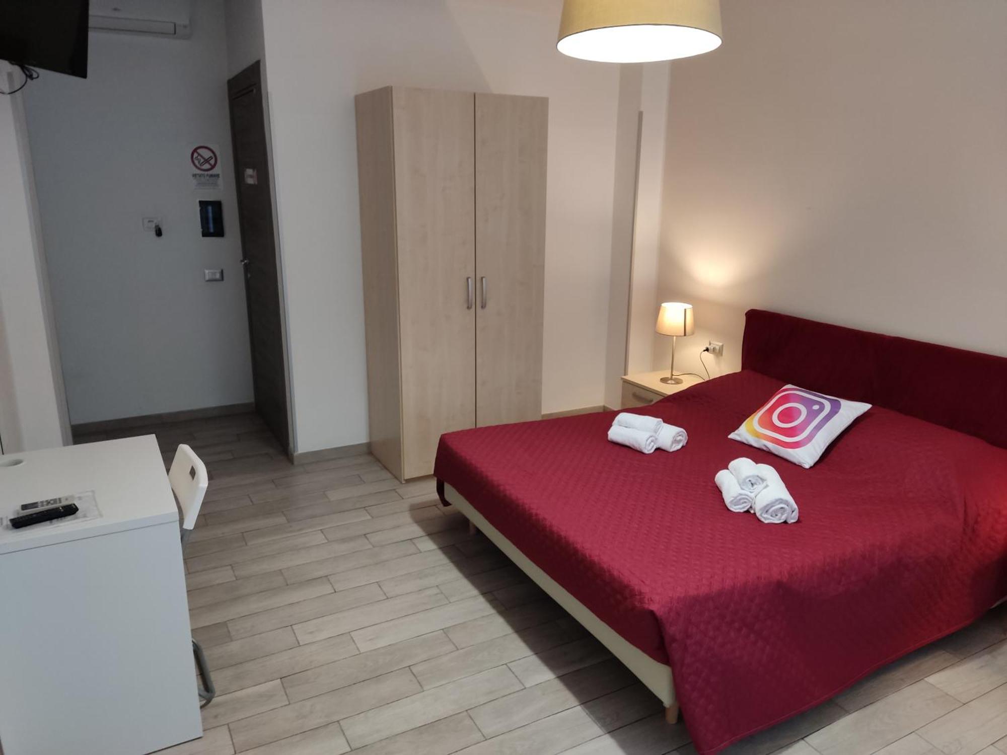 Guest House Web Room Pisa Bagian luar foto